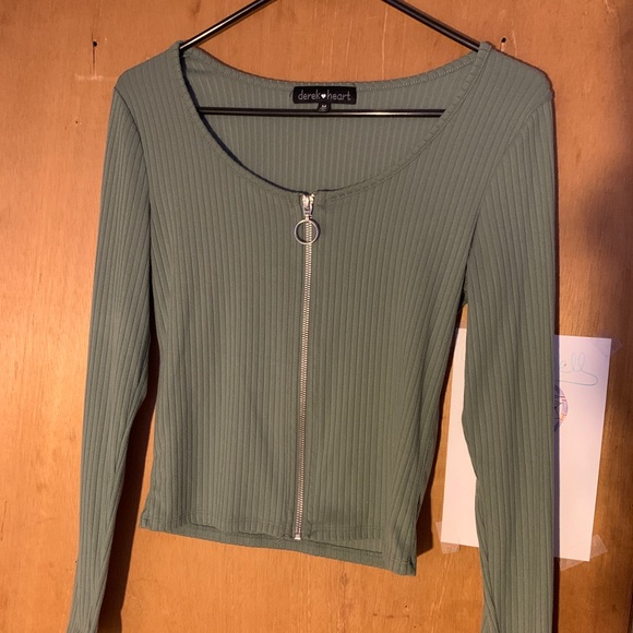 a light green long sleeve - Picture 1 of 3
